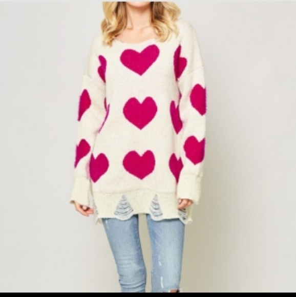 Promesa Oversized‎ Fuzzy Heart Sweater - Picture 1 of 10